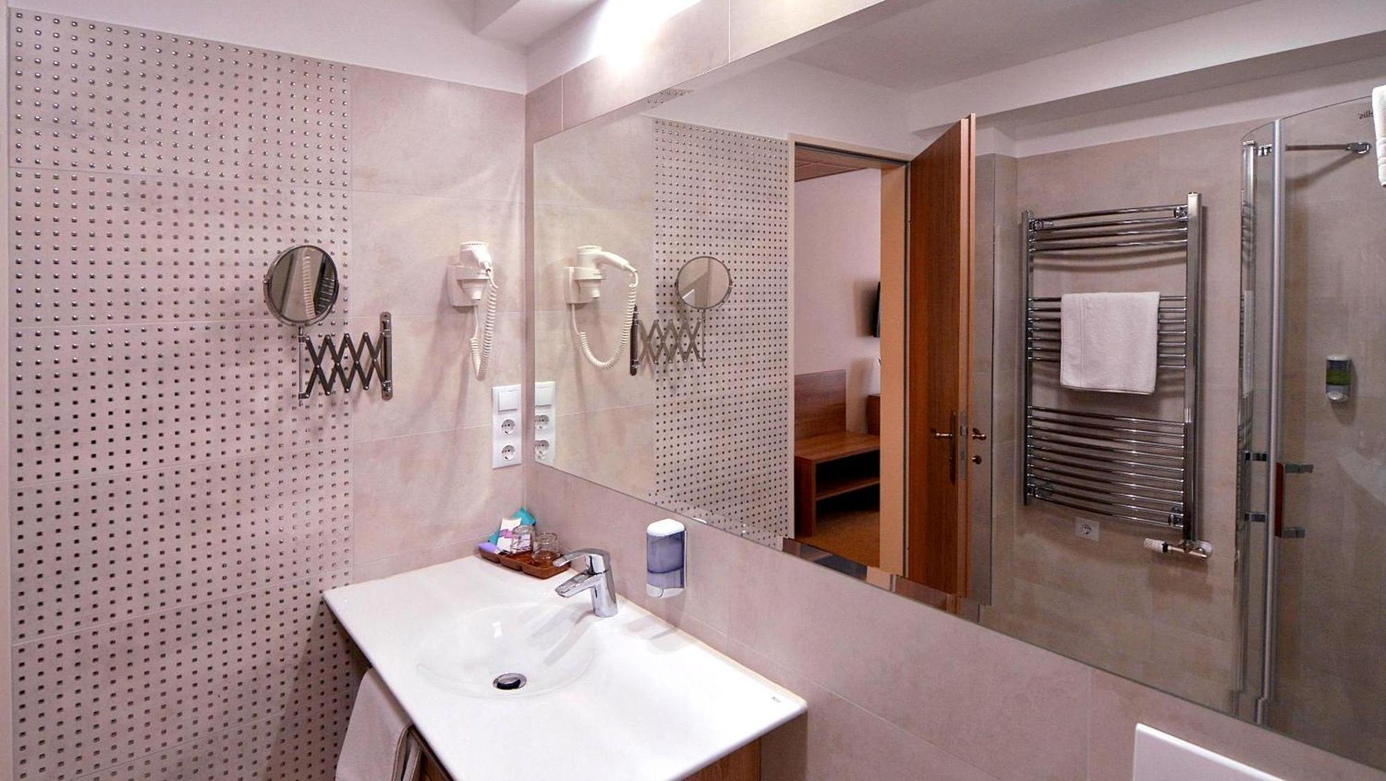 Hotel Villa Classica Pápa Kamer foto