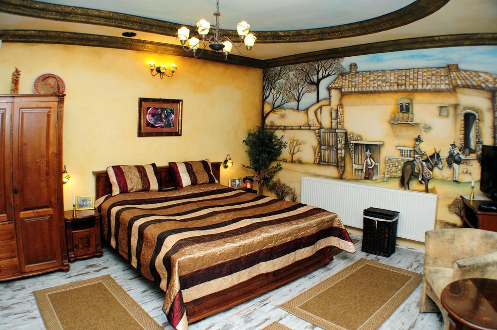 Hotel Villa Classica Pápa Buitenkant foto