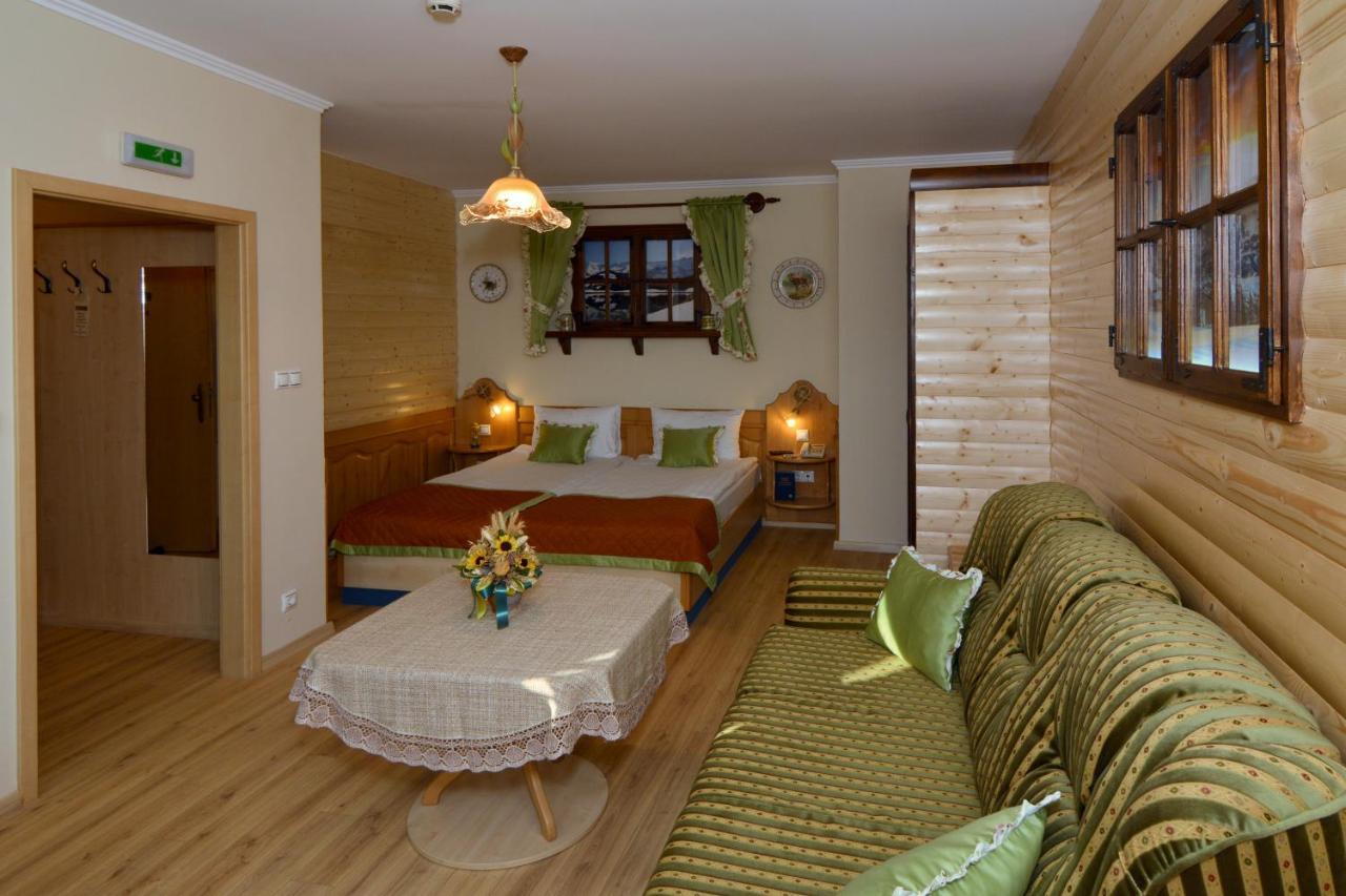 Hotel Villa Classica Pápa Buitenkant foto