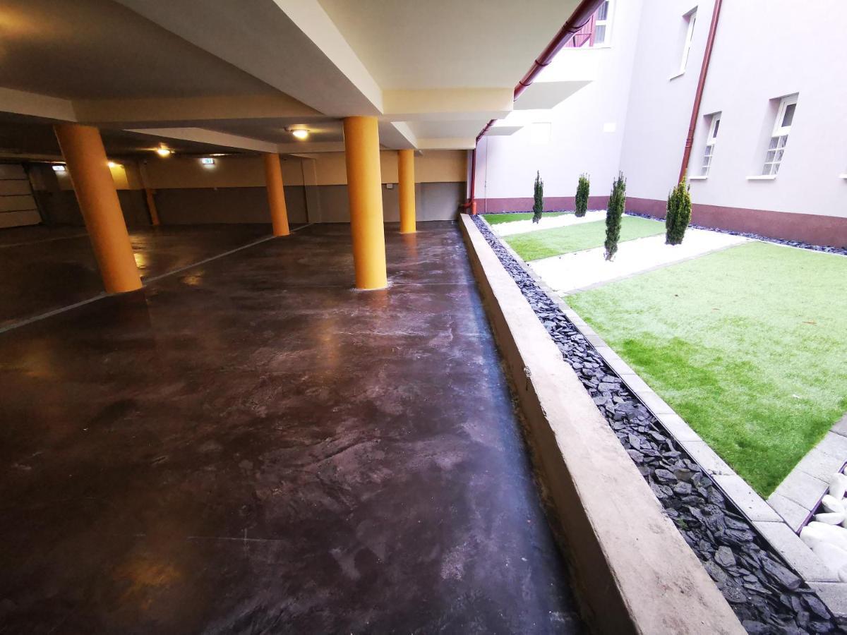 Hotel Villa Classica Pápa Buitenkant foto
